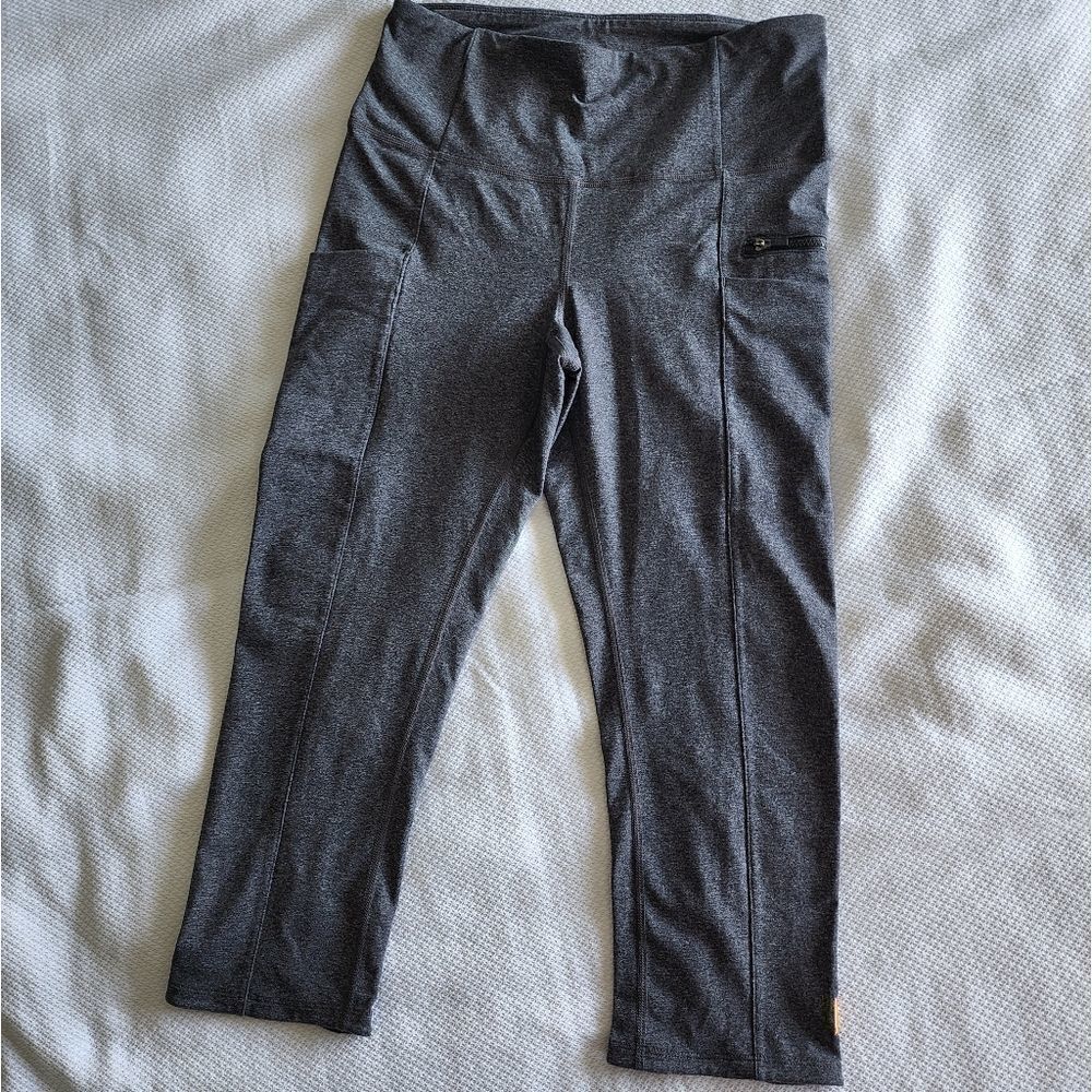 Lucy cropped leggings Side Pockets Back Zip